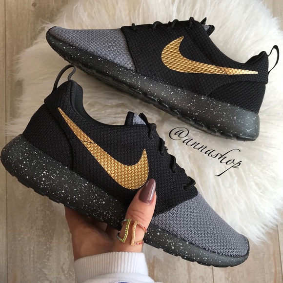 Nike Shoes - NWT Nike ID Roshe One Custom High five